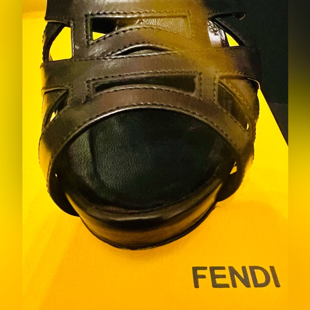 Authentic FENDI Shoes- With BOX Spuntana Cuoietto Nero Heel Sanal, 💫FINAL SALE💫💫 - Picture 8 of 8